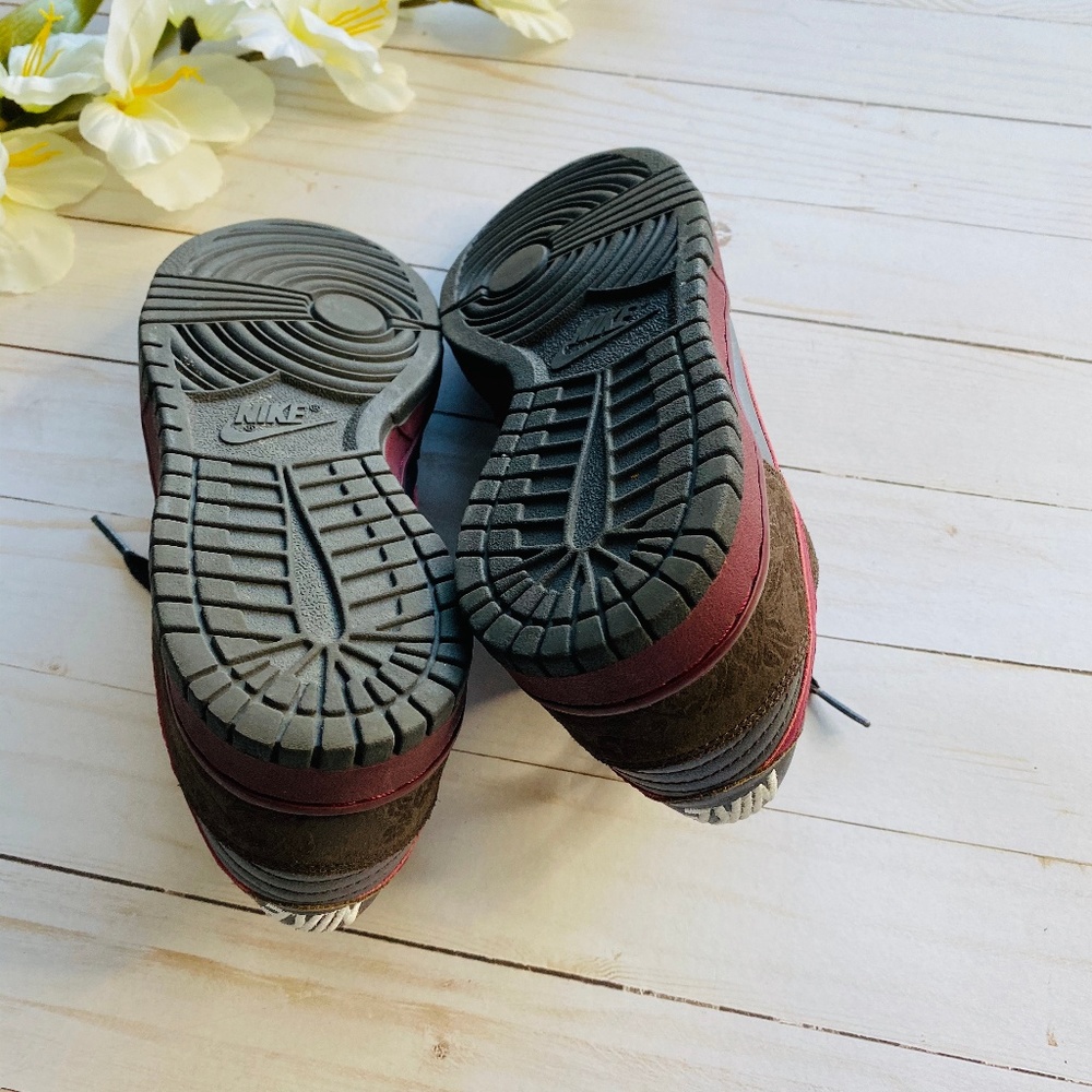 Nike Limited Edition Floral Embossed Sneakers_8